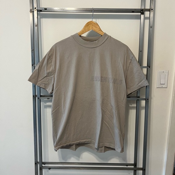 FEAR OF GOD ESSENTIALS SS TEE SEAL SS23 - Picture 3 of 5